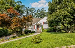 33 Dexter Rd, Yonkers, NY 10710
