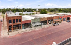 137 E Clark St, Bartlett, TX 76511