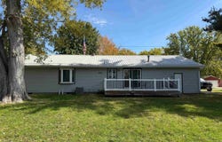 413 NW 8Th Avenue, Independence, IA 50644