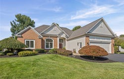 516 E Moreno Dr, Rochester, NY 14626