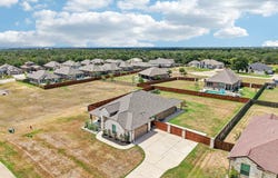 285 Chisholm Trl, Bastrop, TX 78602