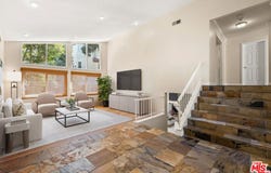 22840 Sparrowdell Dr, Calabasas, CA 91302