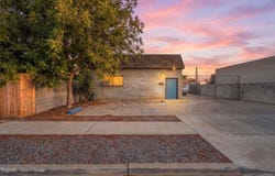 208 E 4th Street E, Hanford, CA 93230