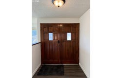 1145 8TH St, Florence, OR 97439
