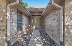 1710 Oaklawn Dr, Taylor, TX 76574