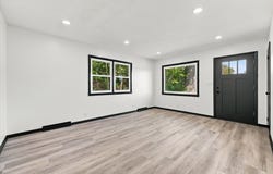 6 N MYRTLE Street, GLENWOOD, IA 51534