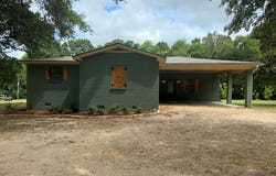 96 Hines Rd., LAUREL, MS 39443
