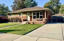 22001 Dorion Street, Saint Clair Shores, MI 48082