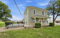 2171 Eisenhower Road, Ottawa, KS 66067