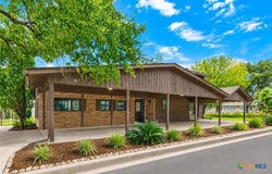 102 Rivercrest Street, Luling, TX 78648
