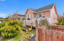 12 POND Ln, Lakeside, OR 97449