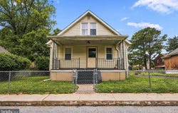 16 SUTTON Lane, NEW CASTLE, DE 19720