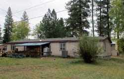 216 N Lalakes Avenue, Chiloquin, OR 97624