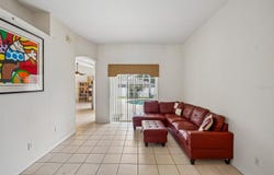 2302 TOWERING OAKS Circle, SEFFNER, FL 33584