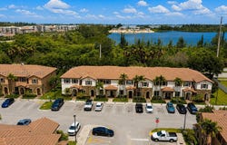 8954 W 35th Way, Hialeah, FL 33018