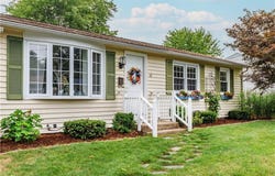 43 Topaz Drive, Warwick, RI 02818