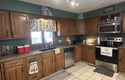 521 Oak Park Dr, McPherson, KS 67460