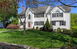 49 Fieldstone Dr, Gardner, MA 01440