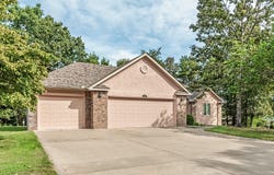 1006 Silvercrest Place, Reeds Spring, MO 65737
