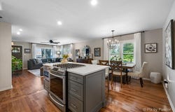 72 W Irving Park Road, Roselle, IL 60172