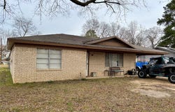 135 1ST Street SE, Detroit, TX 75436