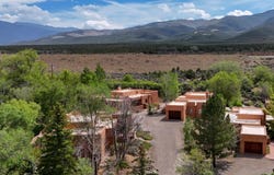 215 Mariposa Place, Taos, NM 87571