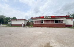 302 E Omega Street, Henrietta, TX 76365