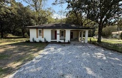 1906 E Canal St, Picayune, MS 39466