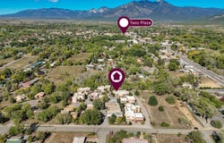 409 Apache St, Taos, NM 87571