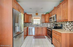 28 Morningside Drive, Old Bridge, NJ 08857