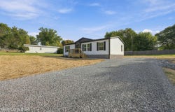 85 Red Bud Cir, Taylorsville, KY 40071