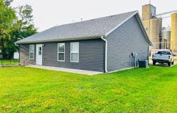 710 E South St, Centralia, MO 65240