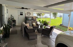 11054 EWING DR, Dade City, FL 33525