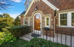 1315 W Stadium Boulevard, Ann Arbor, MI 48103