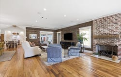 426 E Texas Street, Grapevine, TX 76051