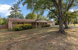 202 Sherwood, Longview, TX 75605