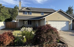 279 S 71ST St, Springfield, OR 97478