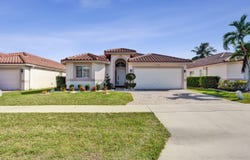 7572 Parkside Lane, Margate, FL 33063