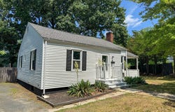 4 Wolfe St, Springfield, MA 01020