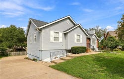816 SE 16th Street, Oak Grove, MO 64075