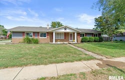 30 POWELL Street, Riverton, IL 62561-0000