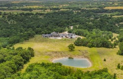645 County Road 4021, Savoy, TX 75479