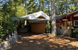 151 Outer Dr, Florence, OR 97439