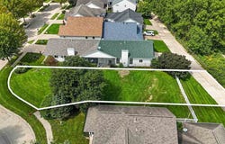 900 Longfellow Pl, IowaCity, IA 52240