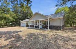 204 MAIN ST, Hooks, TX 75561
