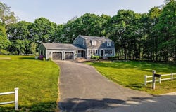 84 Robin Hill Rd, Chelmsford, MA 01824