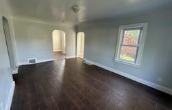 26 Edna Avenue, Pontiac, MI 48341
