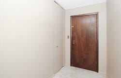 2000 Saint Regis Drive, Lombard, IL 60148