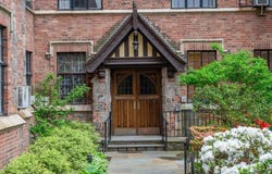 2 Westchester Ave, White Plains, NY 10601
