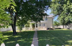 438 E Washington Street, Marshfield, MO 65706